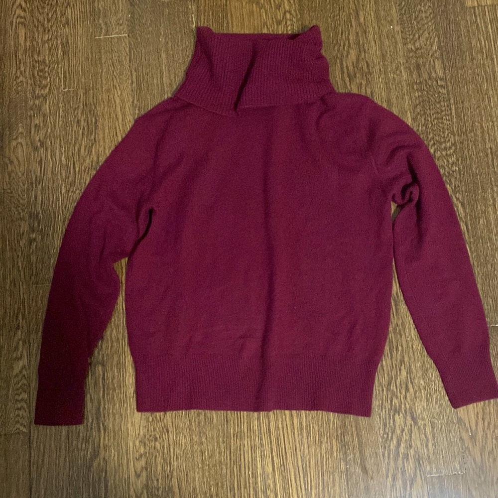UNIQLO Cashmere turtleneck